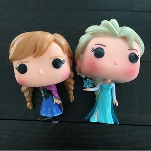 Elsa and Anna from Frozen | Funko Pop